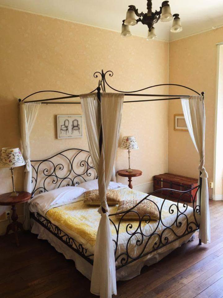 Chambres d'Hôtes-Château Constant Bessines-sur-Gartempe Quarto foto